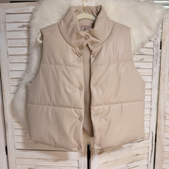 No Boundaries Jackets & Blazers - No Boundaries Light Beige Puffer Vest